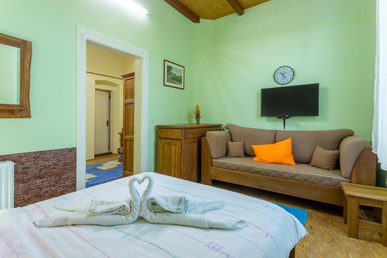 Hotel Kuca Za Odmor Baranjski Dvori Zmajevac Esterno foto
