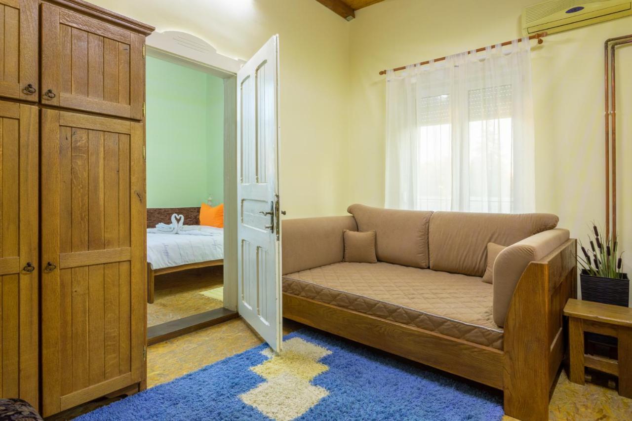 Hotel Kuca Za Odmor Baranjski Dvori Zmajevac Esterno foto